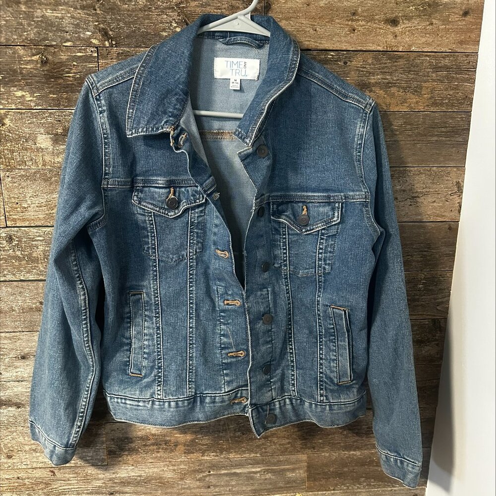 TIME&TRU Medium Womens long Sleeve denim jacket